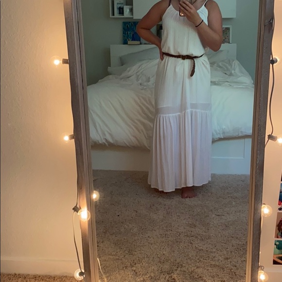 White and gold flowy maxi dress - Picture 2 of 5